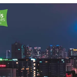 Ibis Styles Fraser Business Park Hotell